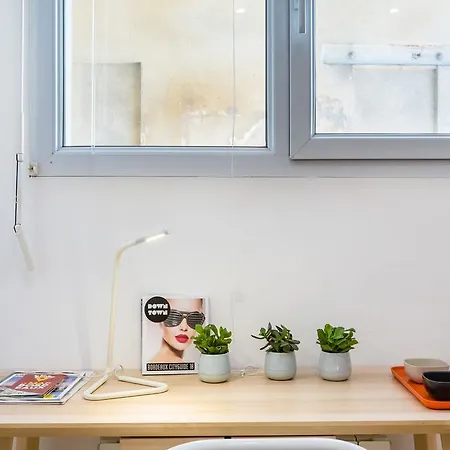 Clublord - Lovely Studio Next To The Tram *