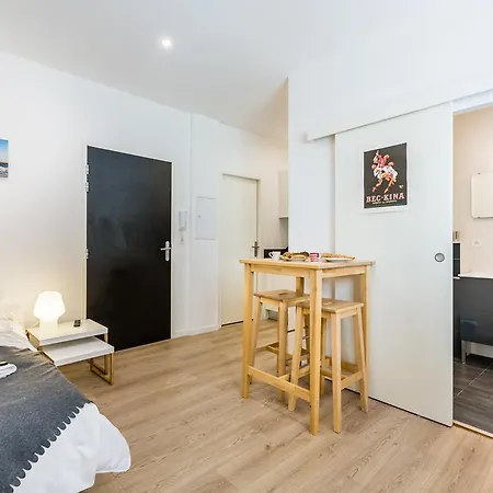 Clublord - Lovely Studio Next To The Tram