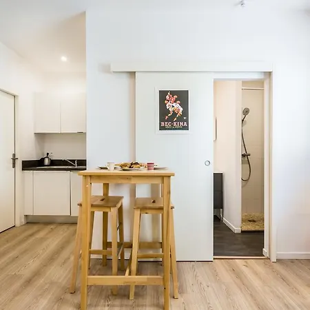 Clublord - Lovely Studio Next To The Tram Apartmanhotel *